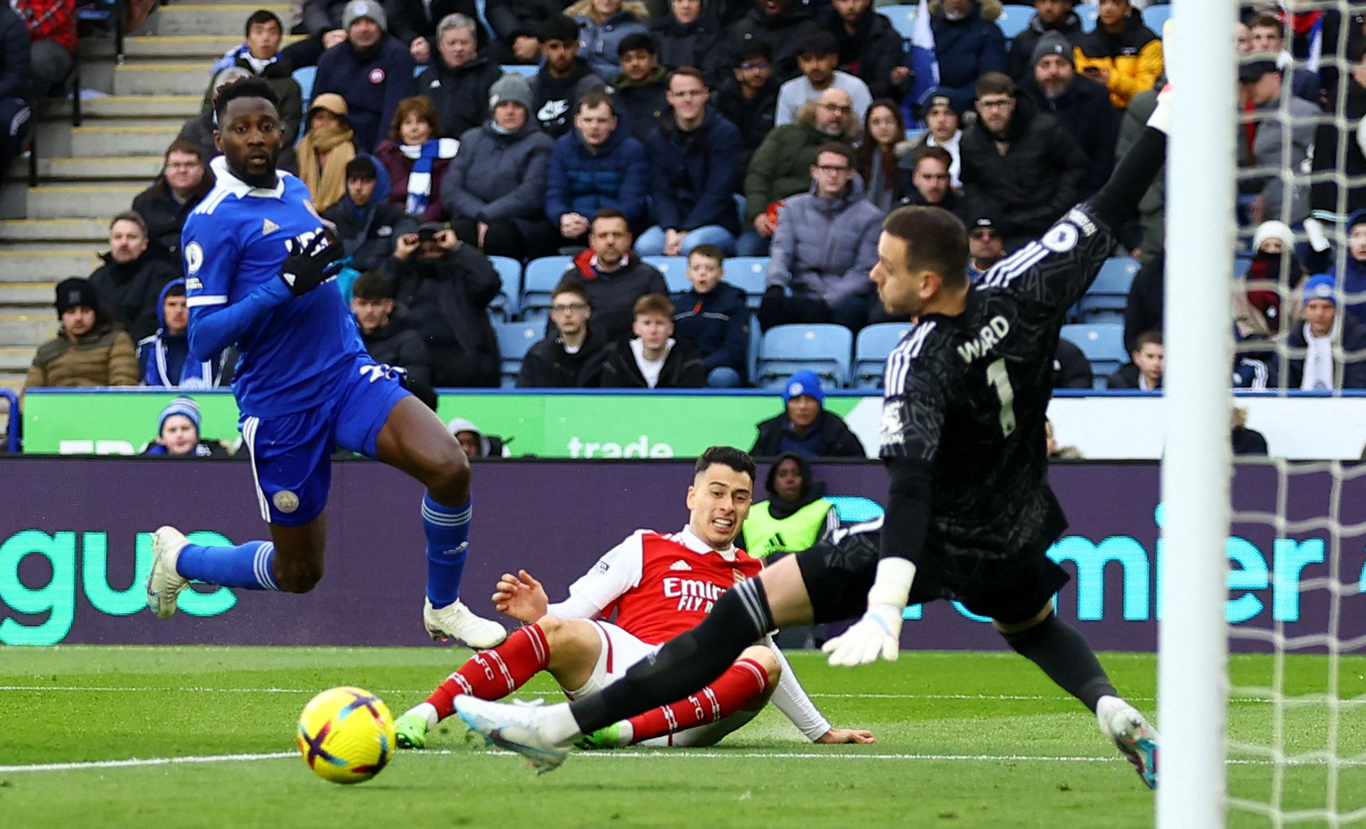 上演了一个 上演了一个