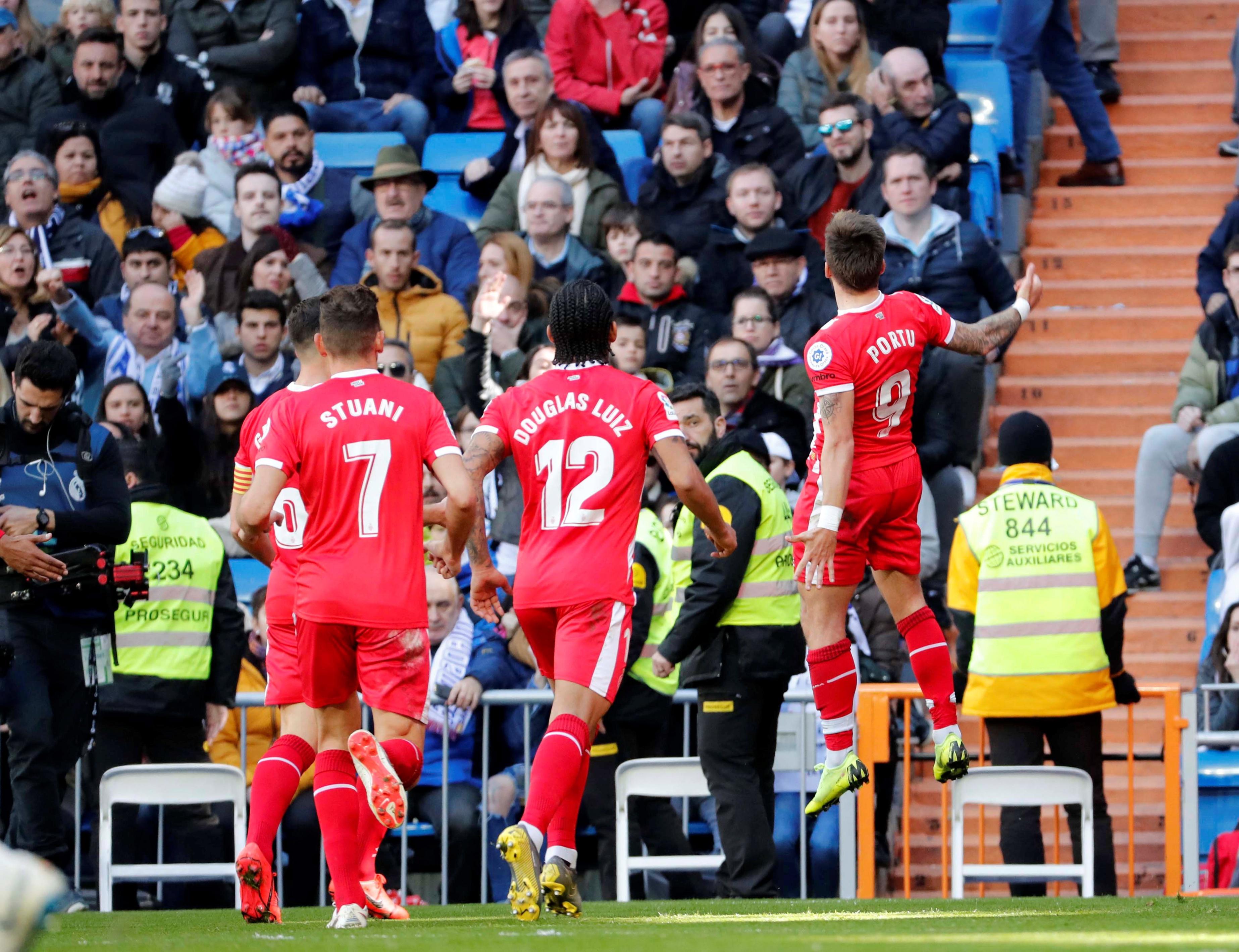 間的交叉掩 間的交叉掩